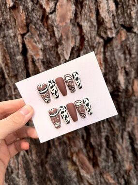 Cowgirl Charm press-on nails